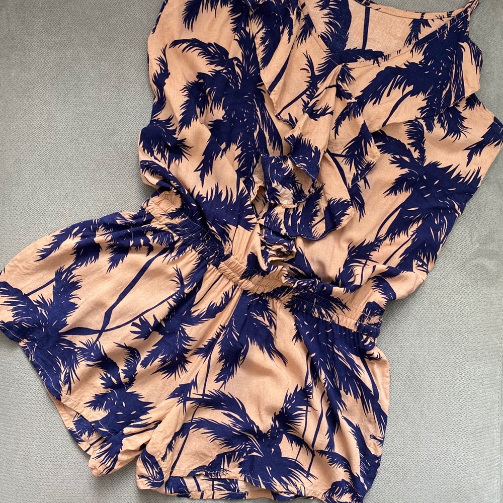 Ruffle Beach romper palm tree print sz S